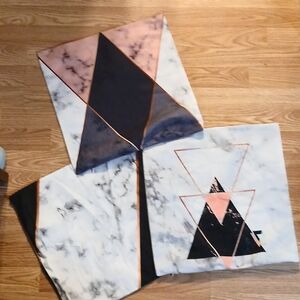3 decorative pillows